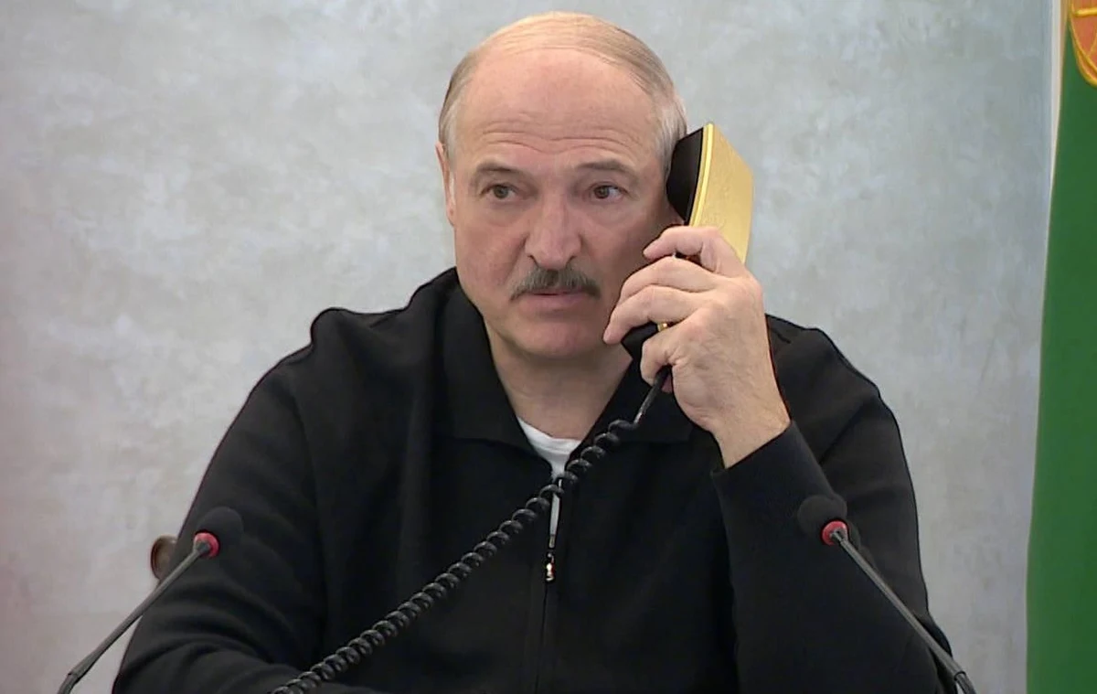 Władze są za przemianami, które pozwolą społeczeństwu iść naprzód - powiedział w poniedziałek prezydent Białorusi Alaksandr Łukaszenka podczas spotkania z prezesem Sądu Najwyższego. Ocenił również, że "najbardziej niezależne sądy są na Białorusi".