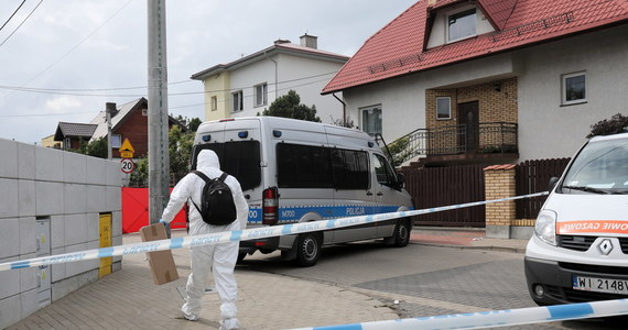 Cztery osoby zginęły w wybuchu i pożarze domu jednorodzinnego w Białymstoku. To 10-letnia dziewczynka, jej rodzice i babcia. Służby badają okoliczności tej tragedii.