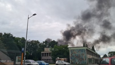 Duży pożar w Andrychowie. Palił się dach hali fabrycznej