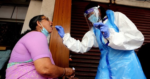 W Hiszpanii nie słabnie epidemia koronawirusa. Pomiędzy piątkiem a poniedziałkiem krajowe władze sanitarne zanotowały ponad 23,5 tys. nowych infekcji. Z kolei w Portugalii resort zdrowia potwierdził w tym czasie 938 zakażeń.