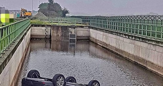 Na autostradzie A4 tuż przed punktem poboru opłat w Balicach doszło do nietypowej kolizji. Jezdnia w kierunku Krakowa była przez dwie godziny była zamknięta.