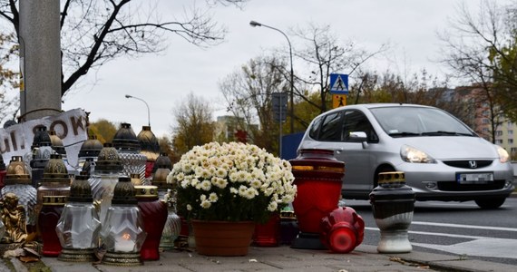 "Podczas tegorocznych wakacji na polskich drogach doszło do ponad 5,3 tys. wypadków, w których zginęło prawie 500 osób, a ponad 6,2 tys. zostało rannych" - poinformował we wtorek PAP komisarz Robert Opas z Biura Ruchu Drogowego Komendy Głównej Policji.