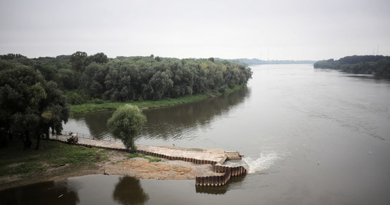 W kancelarii premiera zebrał się sztab, który zajął się sprawą warszawskiej awarii oczyszczalni "Czajka". W spotkaniu nie wziął udziału prezydent stolicy Rafał Trzaskowski. "Rozmawiałem z ministrem Dworczykiem (szef KPRM - red.), o godz. 12 miało miejsce spotkanie wewnętrzne, rządowe, natomiast my jesteśmy umówieni z panem ministrem, że spotkamy się później, jak już rząd podejmie swoje decyzje, prawdopodobnie jeszcze dzisiaj" - powiedział prezydent miasta. 