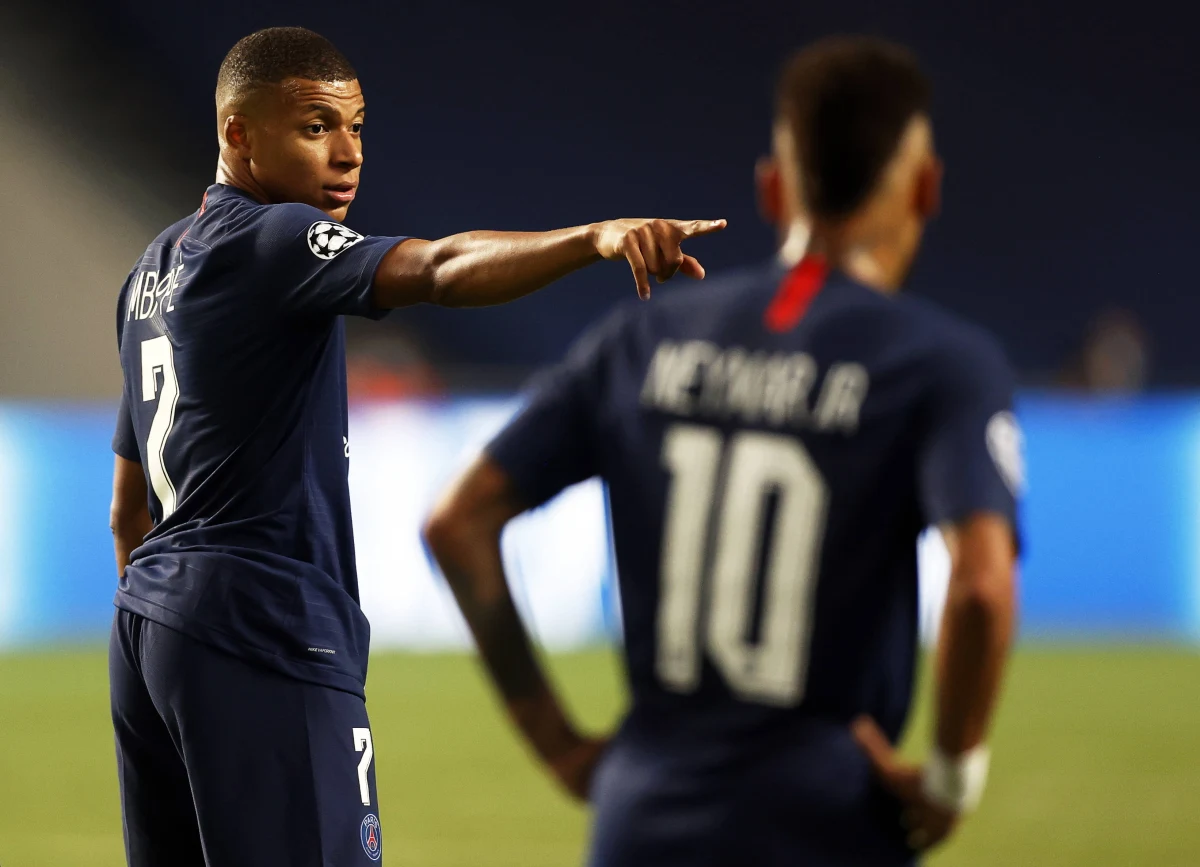 Co najmniej dwóch piłkarzy Paris Saint-Germain zostało zainfekowanych koronawirusem podczas wakacji, jakie w ostatnim tygodniu sierpnia spędziła na hiszpańskiej Ibizie grupa zawodników francuskiego klubu, twierdzi dziennik “El Mundo”.