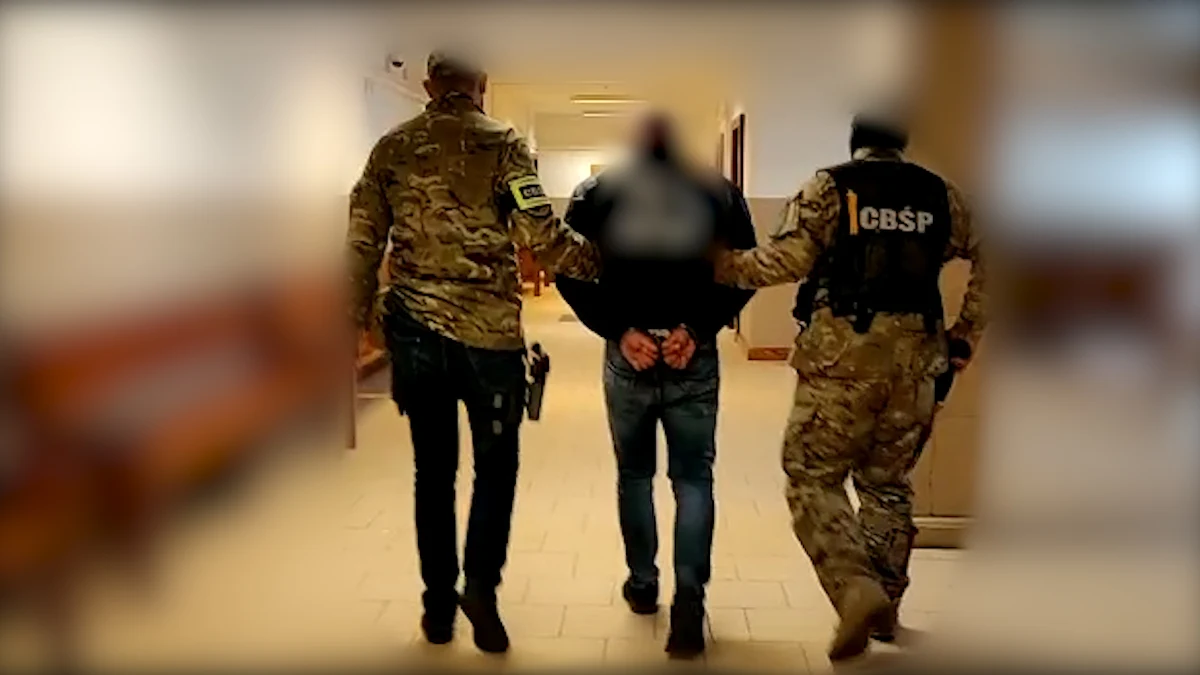 18 kilogramów narkotyków oraz dwie sztuki broni przejęli funkcjonariusze szczecińskiego CBŚP. W Ustroniu Morskim zatrzymali dwóch mężczyzn. 