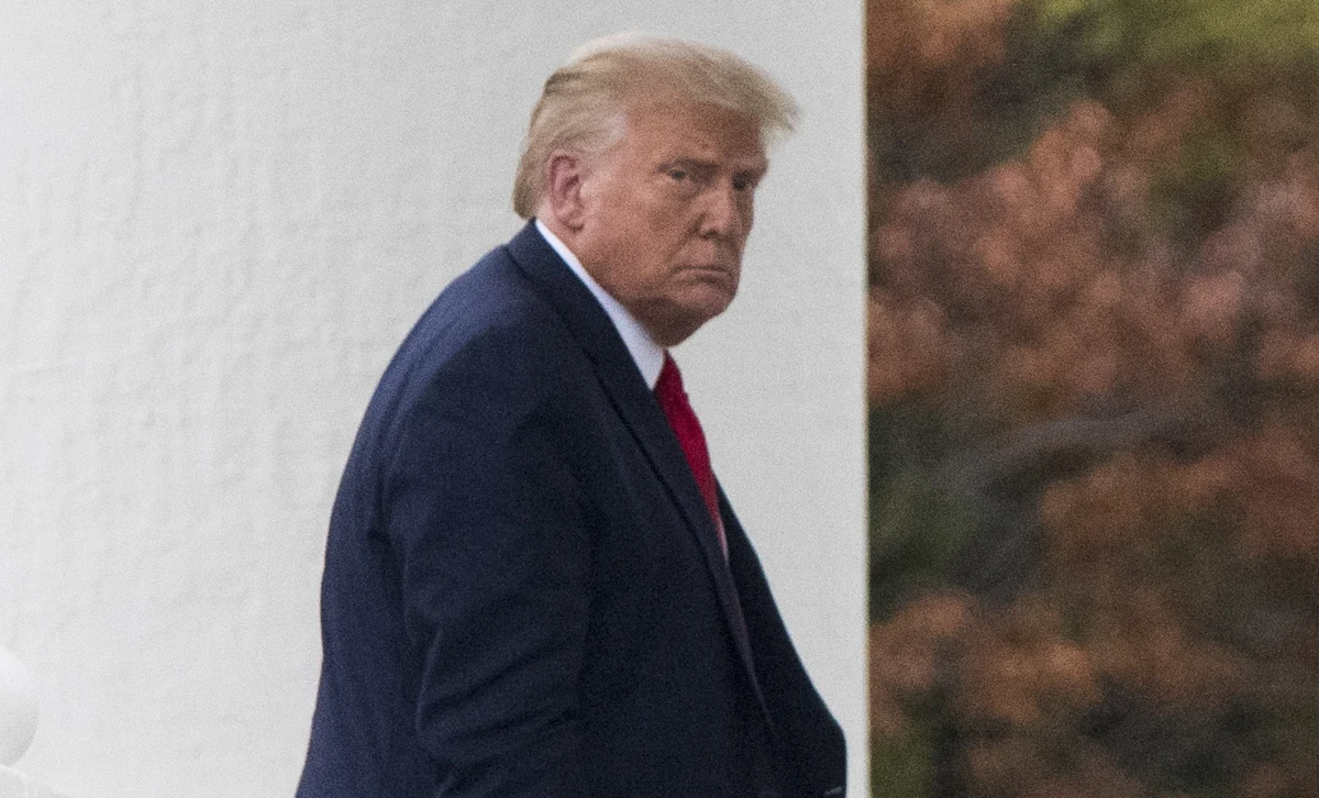 Prezydent USA Donald Trump odwiedził we wtorek Kenoshę, gdzie wizytował zniszczony podczas zamieszek sklep i chwalił służby bezpieczeństwa. Nie spotkał się z rodziną postrzelonego przez policję Afroamerykanina Jacoba Blake'a.