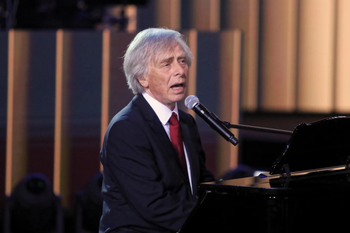 Kompozytor Włodzimierz Korcz w rozmowie z "Super Expressem" potwierdził, że jest zarażony koronawirusem. Jak mówi, przechodzi go bezobjawowo. 