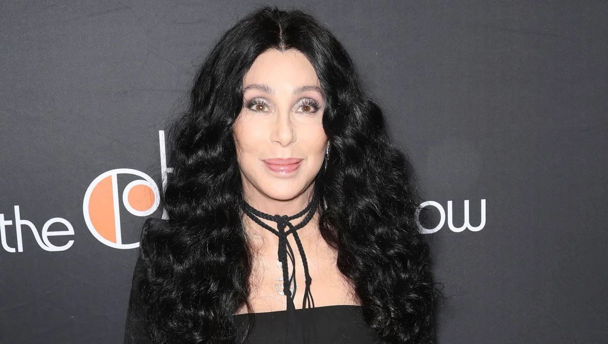 Cher wraca do zdrowia i szykuje się do ślubu! Wybranek piosenkarki jest od niej o 47 lat młodszy. Para planuje huczne wesele, na którym pojawi się m.in. Tina Turner i Dolly Parton. 