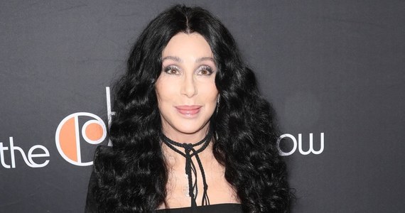 Cher wraca do zdrowia i szykuje się do ślubu! Wybranek piosenkarki jest od niej o 47 lat młodszy. Para planuje huczne wesele, na którym pojawi się m.in. Tina Turner i Dolly Parton. 