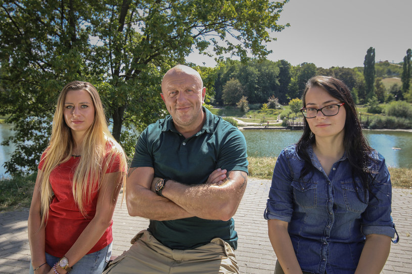 Sympatię milionów widzów zjednały mu główne role w takich serialach jak "Policjantki i Policjanci" czy nowy hit Czwórki "Święty" i udział w "Tańcu z Gwiazdami". Teraz Mariusz Węgłowski poprowadzi także swój własny program telewizyjny "Wspaniali ludzie", w którym spotka się z osobami, które - przezwyciężając własne słabości, ograniczenia i przeciwności losu - stały się inspiracją i wsparciem dla innych. 