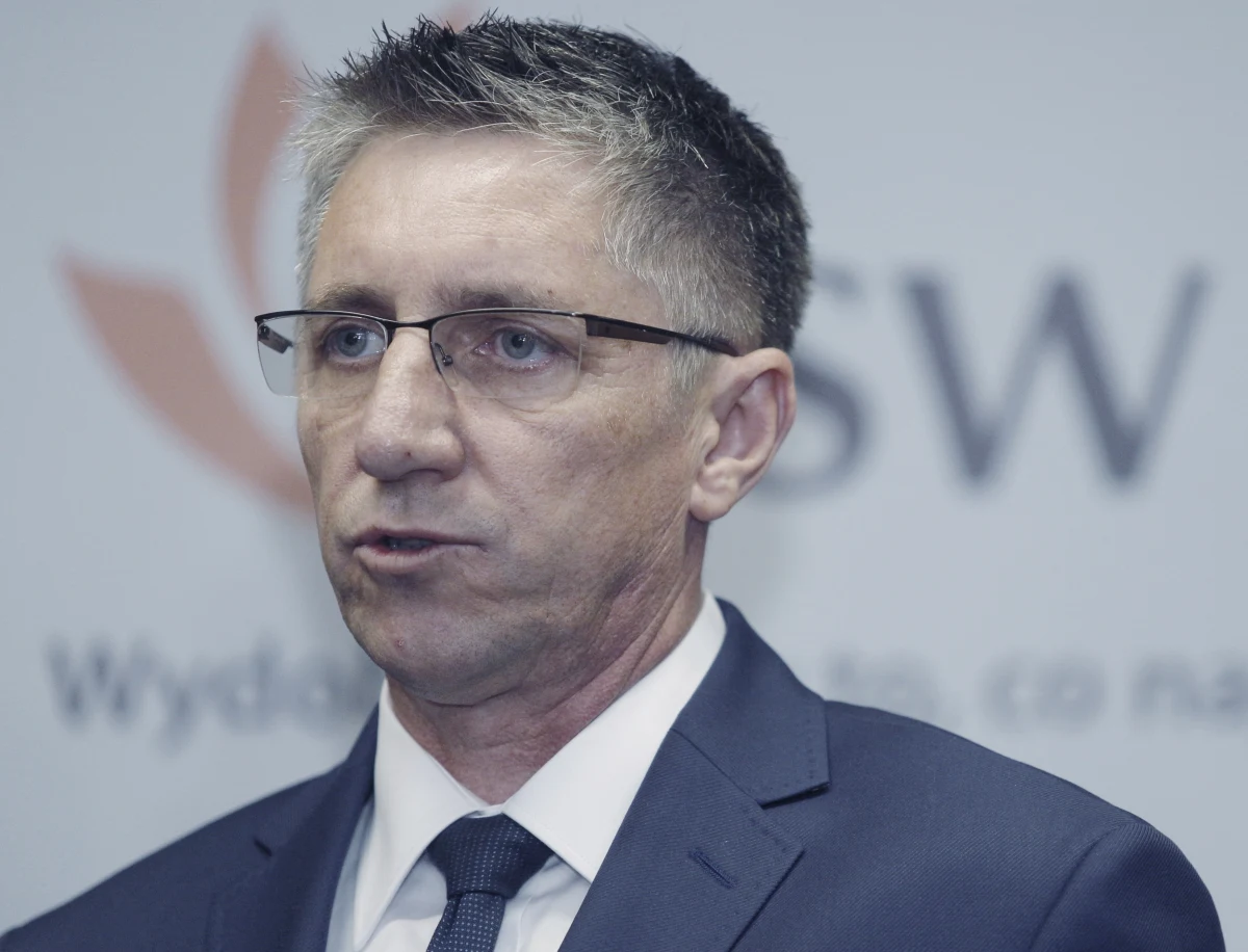 Będzie korygowana decyzja dotycząca zatrudnienia w jednej ze spółek KGHM-u Nikodema Matusiaka - czyli syna posła PiS Grzegorza Matusiaka. Taką informację przekazał w Porannej rozmowie w RMF FM minister aktywów państwowych Jacek Sasin. 
