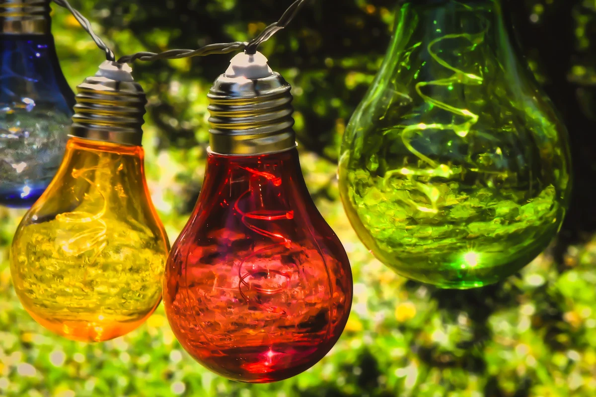 "Ja nie odpowiadam za wszystkie sprawy w rządzie (...). To są zawsze decyzje, które wymagają namysłu, podjęcia. Tak jak mówię, są różne zdania. Mogą być różne zdania na ten temat" - tak wicepremier, szef MAP Jacek Sasin w rozmowie z RMF FM odpowiada na pytanie o obiecywane przed wyborami rekompensaty za podwyżki cen prądu. 