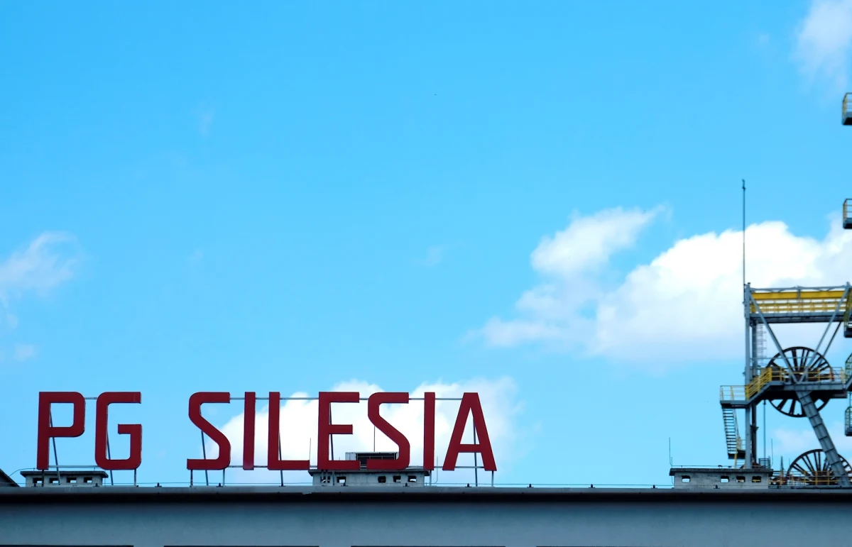 Zwolnienia grupowe w kopalni Silesia w Czechowicach-Dziedzicach w Śląskiem zostały na razie zawieszone. Jeszcze kilka tygodni temu planowano, że zaczną się one na początku września i potrwają do marca. Teraz już wiadomo, że co najmniej do końca tego roku zwolnień grupowych być nie powinno.