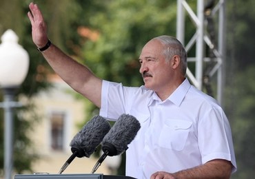 Łukaszenka: Nie będziemy się godzić z wywieszaniem w Grodnie polskich flag