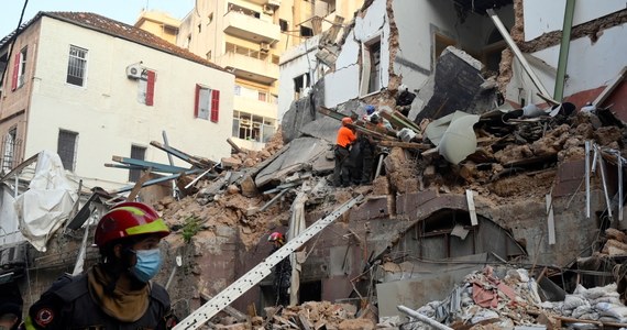 W stolicy Libanu, Bejrucie, wstrzymano w czwartek wieczorem akcję poszukiwawczą w ruinach domu, gdzie wcześniej tego dnia ratownicy wykryli pod gruzami "oznaki życia". Budynek zawalił się na początku sierpnia wskutek potężnej eksplozji w bejruckim porcie.