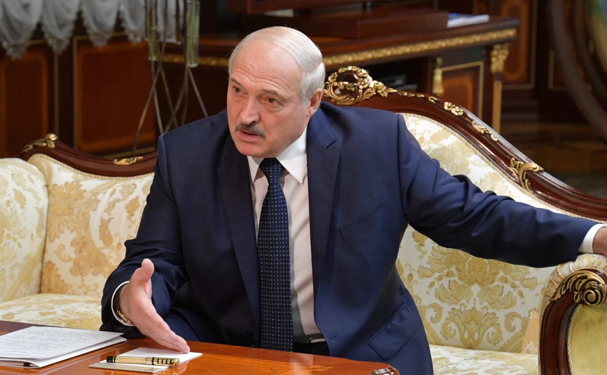 Za sprawą Niemiec wspieranych przez Francję i Włochy prezydent Alaksandr Łukaszenka nie znajdzie się na przygotowywanej liście białoruskich osobistości oficjalnych objętych sankcjami Unii Europejskiej - poinformował w piątek, powołując się na własne źródła, niemiecki dziennik "Die Welt".