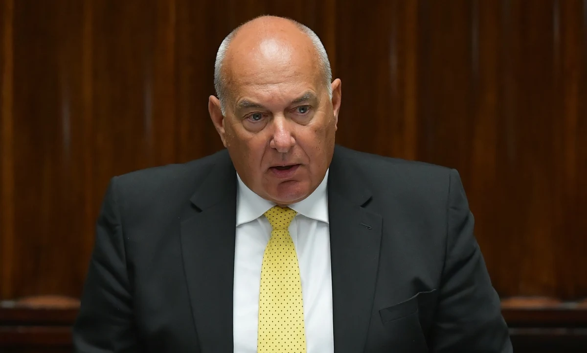 Na służbę zdrowia pieniędzy nie zabraknie - zapewnił w piątek minister finansów Tadeusz Kościński. Zapowiedział, że na finansowanie tego sektora w przyszłym roku zostanie przeznaczone 5,3 proc. PKB.
