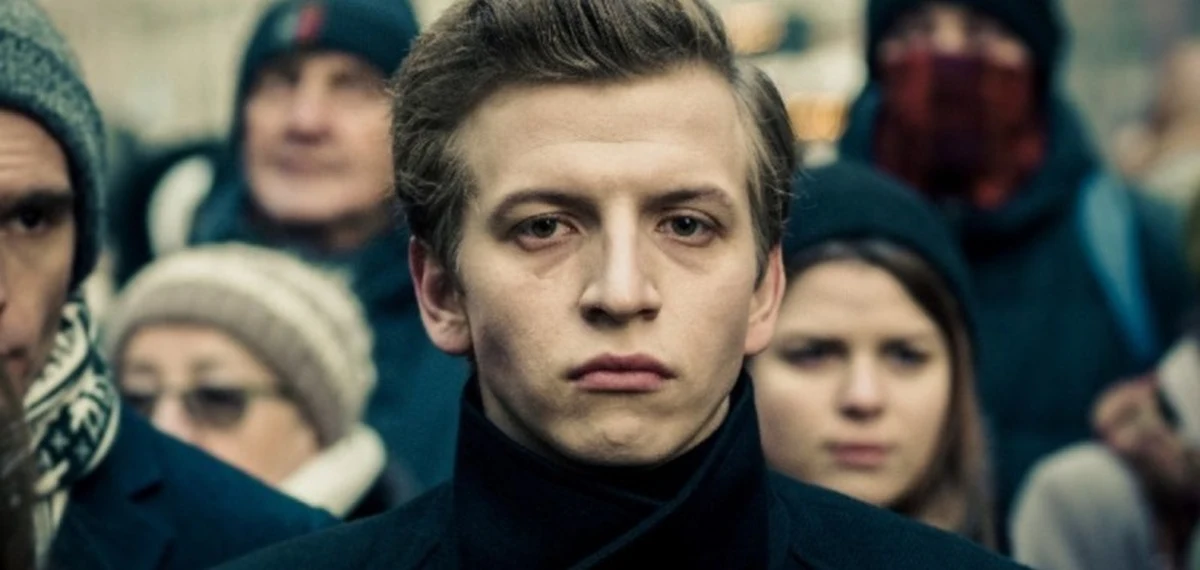 Dziesięć tytułów będzie konkurować o Nagrodę Kulczyk Foundation. Polskie kino oceni międzynarodowe jury. Kto okaże się najlepszy, przekonamy się podczas finału 13. Mastercard OFF CAMERA. Wszystkie filmy konkursowe można oglądać na platformie player.pl.