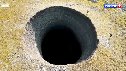 Gigantyczny krater na Syberii. Powstał w wyniku wybuchu metanu?