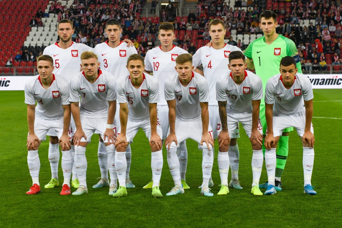 Piłkarze reprezentacji Polski do lat 21 rozbili Estończyków w swoim szóstym meczu eliminacji mistrzostw Europy: w wyjazdowym pojedynku triumfowali 6:0 (3:0). Spotkanie w Parnawie było pierwszym meczem naszej kadry U-21 w tym roku.