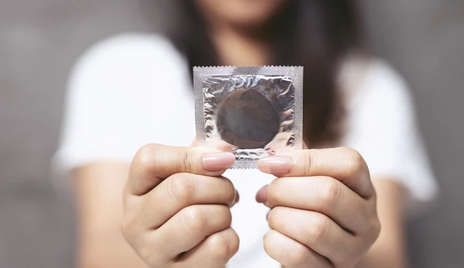 USA: Kalifornia chce karać za stealthing. To "potajemne" zdjęcie prezerwatywy