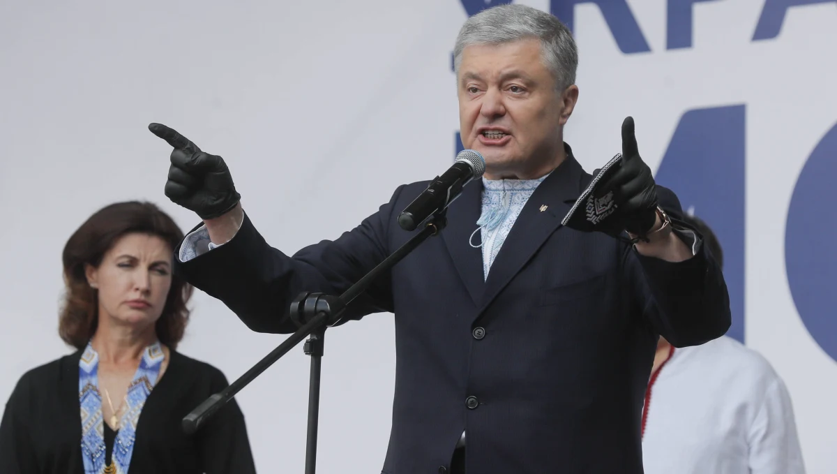 Rząd Rosji rozszerzył sankcje personalne wobec przedstawicieli Ukrainy obejmując nimi m.in. byłego prezydenta Petra Poroszenkę. Rozporządzenie w tej sprawie rząd opublikował w piątek wieczorem. Do "czarnej listy" dodano nazwiska 41 przedstawicieli Ukrainy.