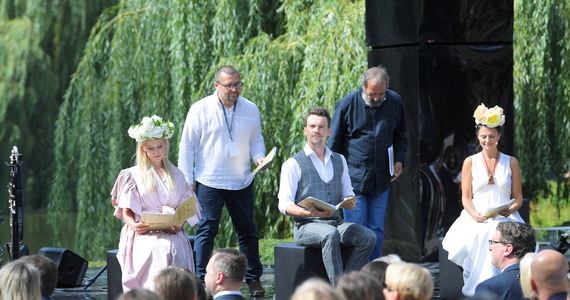 "Moralność pani Dulskiej" Gabrieli Zapolskiej będzie lekturą 10. edycji Narodowego Czytania - ogłosił prezydent Andrzej Duda w czasie finału akcji. W tym roku "Balladynę" Juliusza Słowackiego czytano w rekordowej ilości 3 tys. 200 miejsc.