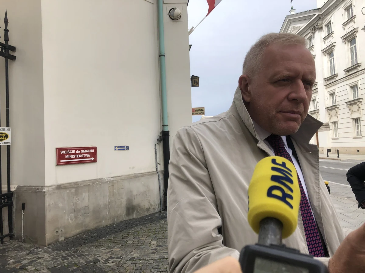 Specjalna ankieta dla pacjentów wypełniana w czasie teleporady oraz więcej punktów do testowania w kierunku koronawirusa. Takie - w skrócie - są postulaty lekarzy rodzinnych, przedstawione podczas spotkania, które trwa w siedzibie resortu zdrowia. 