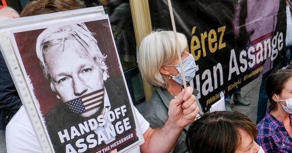 Po ponad sześciomiesięcznej przerwie spowodowanej epidemią koronawirusa przed sądem w Londynie wznowiono proces w sprawie ekstradycji do USA Juliana Assange'a, założyciela demaskatorskiego portalu WikiLeaks.