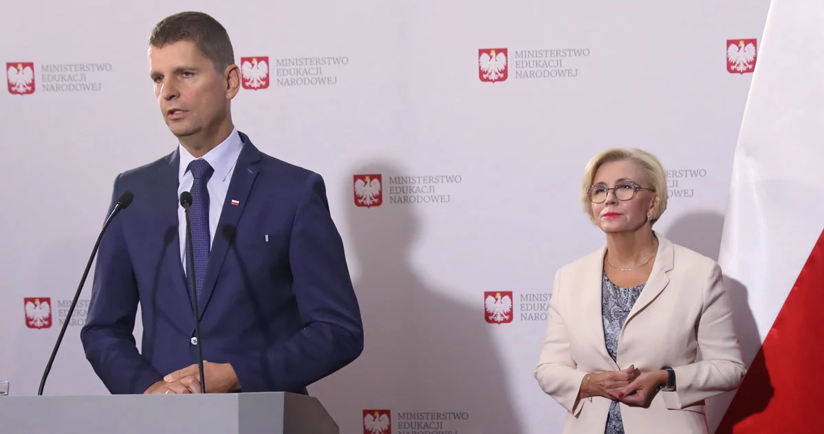 Minister edukacji narodowej Dariusz Piontkowski i sekretarz stanu w Ministerstwie Edukacji Narodowej Marzena Machałek