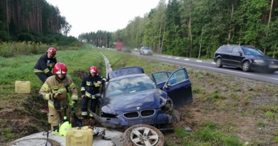 ​Brawura w połączeniu z brakiem doświadczenia o mały włos nie skończyły się tragicznie. 18-latka rozbiła bmw i pożegnała się ze swoim prawem jazdy, którym cieszyła się zaledwie trzy miesiące.