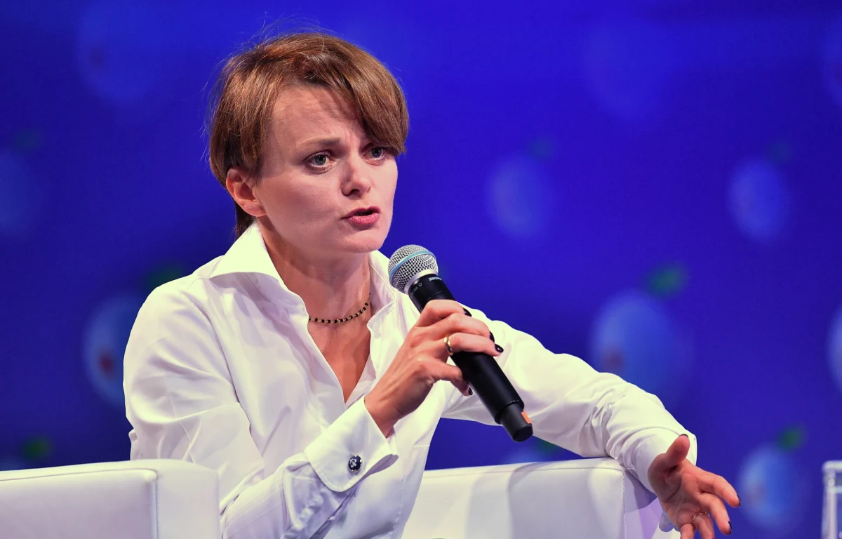 Ten rok to nie jest czas na oszczędzanie - mówiła na Forum Ekonomicznym wicepremier, minister rozwoju Jadwiga Emilewicz. Wskazała, że nadmierna fetyszyzacja długu czy skąpstwo minionych 10 lat mogłoby doprowadzić do konsekwencji, z którymi znacznie trudniej byłoby się mierzyć.