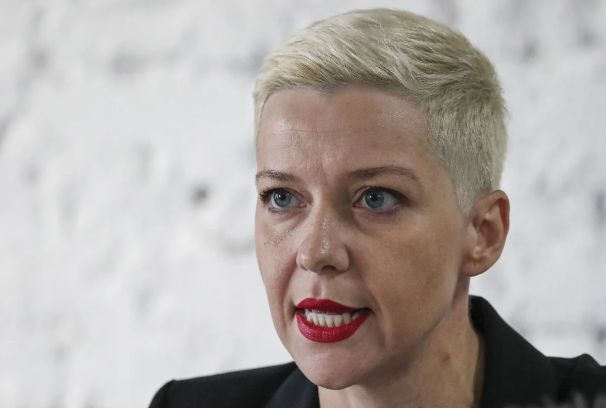 "Maryja Kalesnikawa podarła swój paszport na granicy, wysiadła z samochodu przez okno i poszła w stronę białoruskiej granicy" - powiedział na konferencji prasowej w Kijowie Anton Radniankou, członek białoruskiej opozycyjnej Rady Koordynacyjnej.