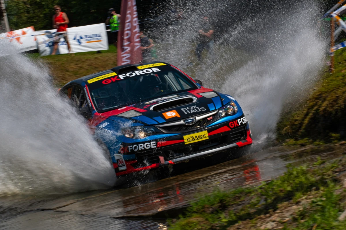 Rajdowa załoga braci Szejów zajęła 6. miejsce w rozpoczynającym sezon RSMP Rajdzie Rzeszowskim. Przed Rajdem Śląska Jarosław Szeja ma nadzieję na równie dobry wynik: "O sukcesie w rajdach decyduje naprawdę milion elementów. Ale wierzę, że nasza sumienna praca przyniesie efekty" – mówi pochodzący z Ustronia rajdowiec w rozmowie z Wojtkiem Marczykiem z redakcji sportowej RMF FM. 