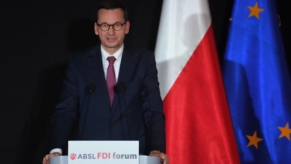 Epidemia nadal jest i jest ona groźna; nośmy maseczki i dmuchajmy na zimne - mówił w środę premier Mateusz Morawiecki, odnosząc się do obecnej sytuacji epidemicznej w Polsce. Zapewnił, że rząd nie chce wrócić do lockdownu, ale nie wykluczył obostrzeń "w niewielkim rozmiarze".