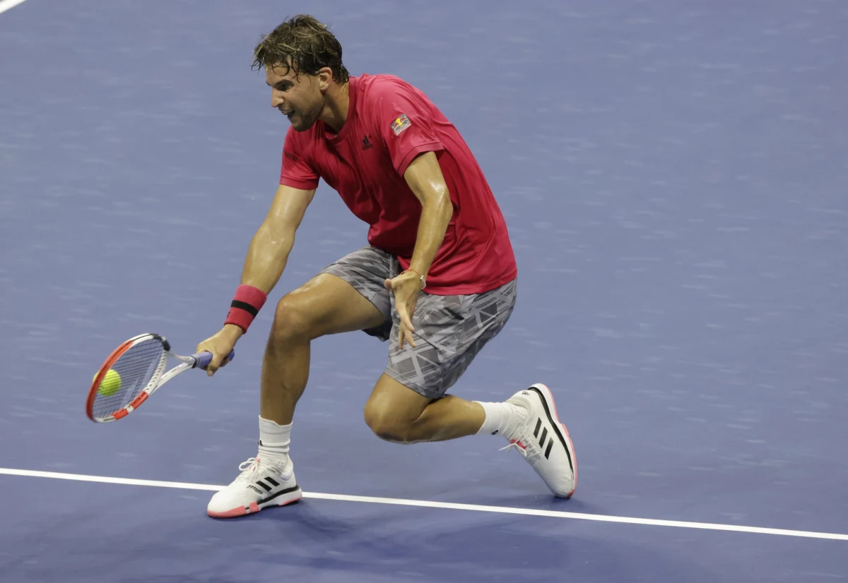 Dominic Thiem jako pierwszy austriacki tenisista w historii awansował do półfinału singla wielkoszlemowego turnieju tenisowego US Open. Rozstawionemu z "dwójką" zawodnikowi udało się to po środowym zwycięstwie nad Australijczykiem Aleksem de Minaurem (21.) 6:1, 6:2, 6:4.