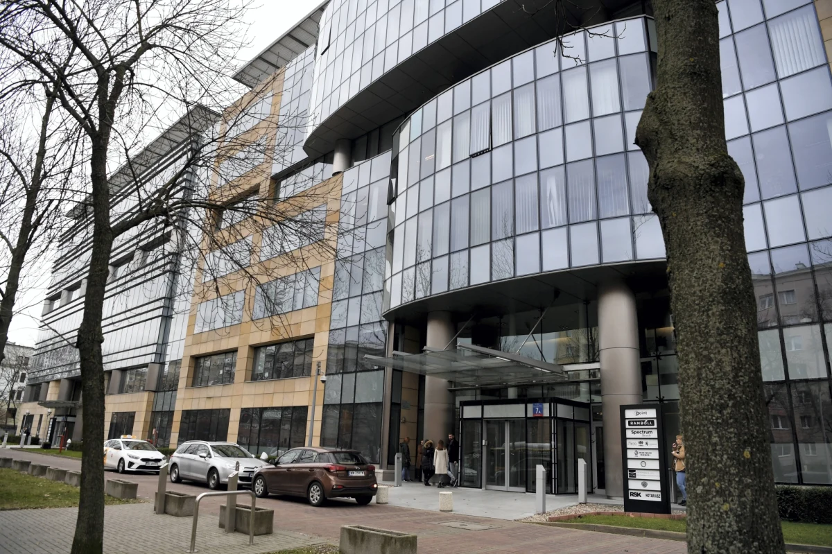 Jak dowiedział się reporter RMF FM Krzysztof Zasada, funkcjonariusze Centralnego Biura Antykorupcyjnego prowadzili w siedzibie Polskiego Związku Piłki Nożnej przeszukania w związku ze śledztwem w tzw. "aferze melioracyjnej". Agenci zabezpieczyli obszerną dokumentację, również w wersji elektronicznej, która zostanie poddana szczegółowej analizie. 