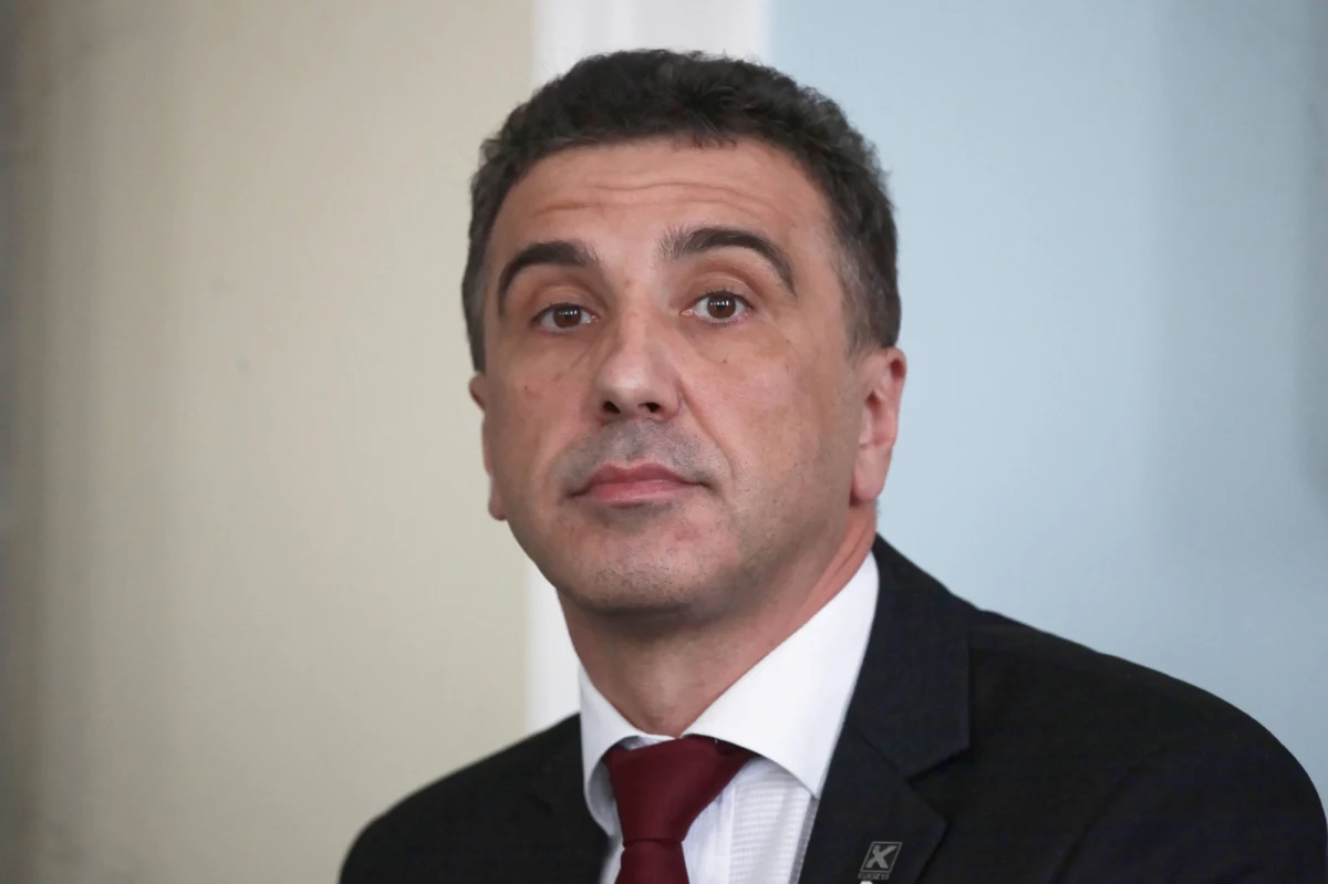 "Powinniśmy wejść w koalicję z PiS, żeby zmieniać rzeczywistość" – oświadczył Jarosław Sachajko z Koalicji Polskiej PSL-Kukiz’15. Gość Porannej rozmowy w RMF FM argumentował: "PiS korzysta z wielu naszych pomysłów".