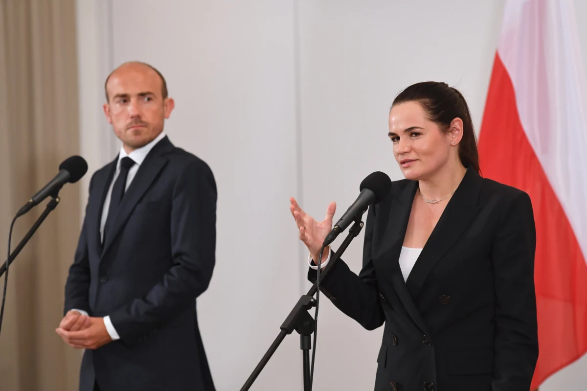 Cieszę się, że wszystkie partie polityczne w Polsce podobnie patrzą na to, co się dzieje na Białorusi - zaznaczyła liderka białoruskiej opozycji Swiatłana Cichanouska po spotkaniu w Warszawie z Borysem Budką. Szef Platformy Obywatelskiej zadeklarował natomiast, że przedstawiciele jego ugrupowania będą wspierać sprawę białoruską w Parlamencie Europejskim.