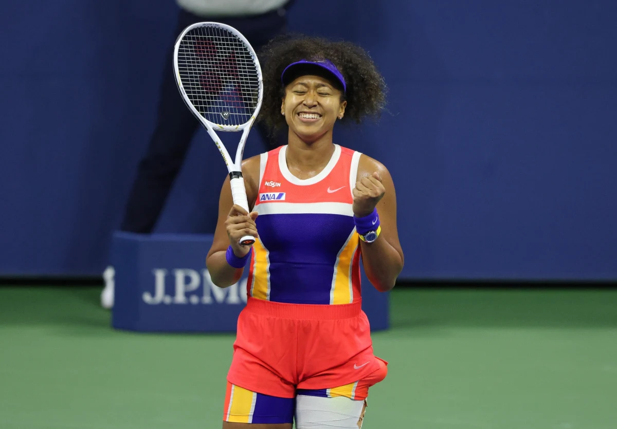 Rozstawiona z "czwórką" Naomi Osaka pokonała Amerykankę Jennifer Brady (28.) 7:6 (7-1), 3:6, 6:3 w półfinale US Open. I to ona zagra w decydującym meczu turnieju wielkoszlemowego. 
