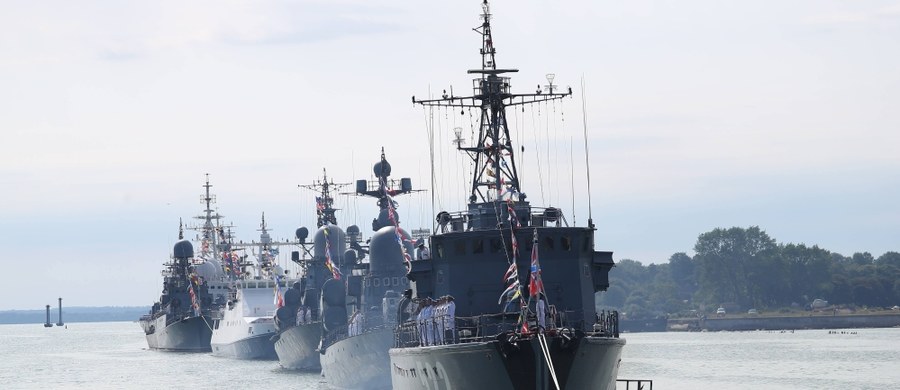 Marynarka wojenna Rosji modernizuje bazę w Bałtyjsku - podaje "Izwiestija". Gazeta zapowiada, że po ukończeniu prac baza będzie mogła obsługiwać duże okręty uzbrojone w pociski manewrujące. W regionie może więc powstać "poważne zgrupowanie" wojsk. 