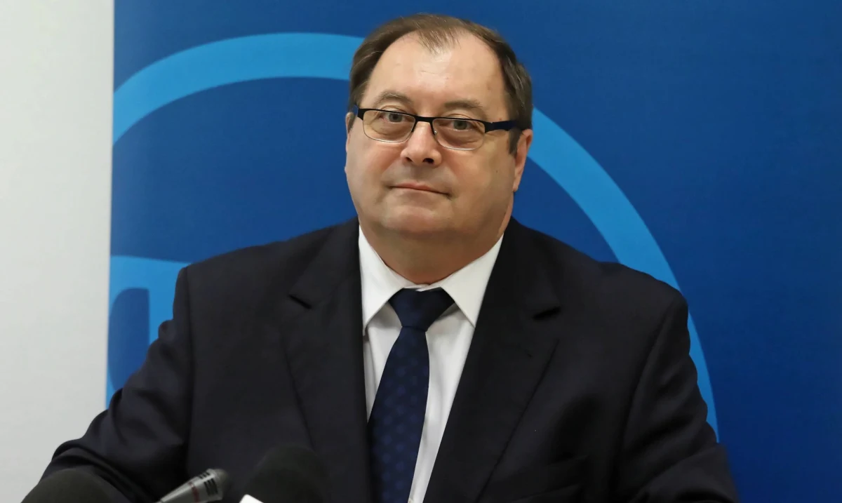 Po tekstach Interii o nagrodach sięgających 20 tys. zł, które główny inspektor pracy Wiesław Łyszczek przyznawał sam sobie, sprawą zainteresowały się władze PiS. W piątek (12 września) inspektor wylądował na dywaniku u wicemarszałka Ryszarda Terleckiego. Efekt? Szef Państwowej Inspekcji Pracy zrezygnował.