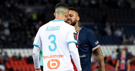 Brazylijski piłkarz Paris Saint Germain Neymar został w niedzielę wyrzucony z boiska w meczu z Olympique Marsylia (0:1), a potem oskarżył Alvaro Gonzaleza o rasizm. "Żałuję, że nie dałem mu w twarz" - napisał na Twitterze. 