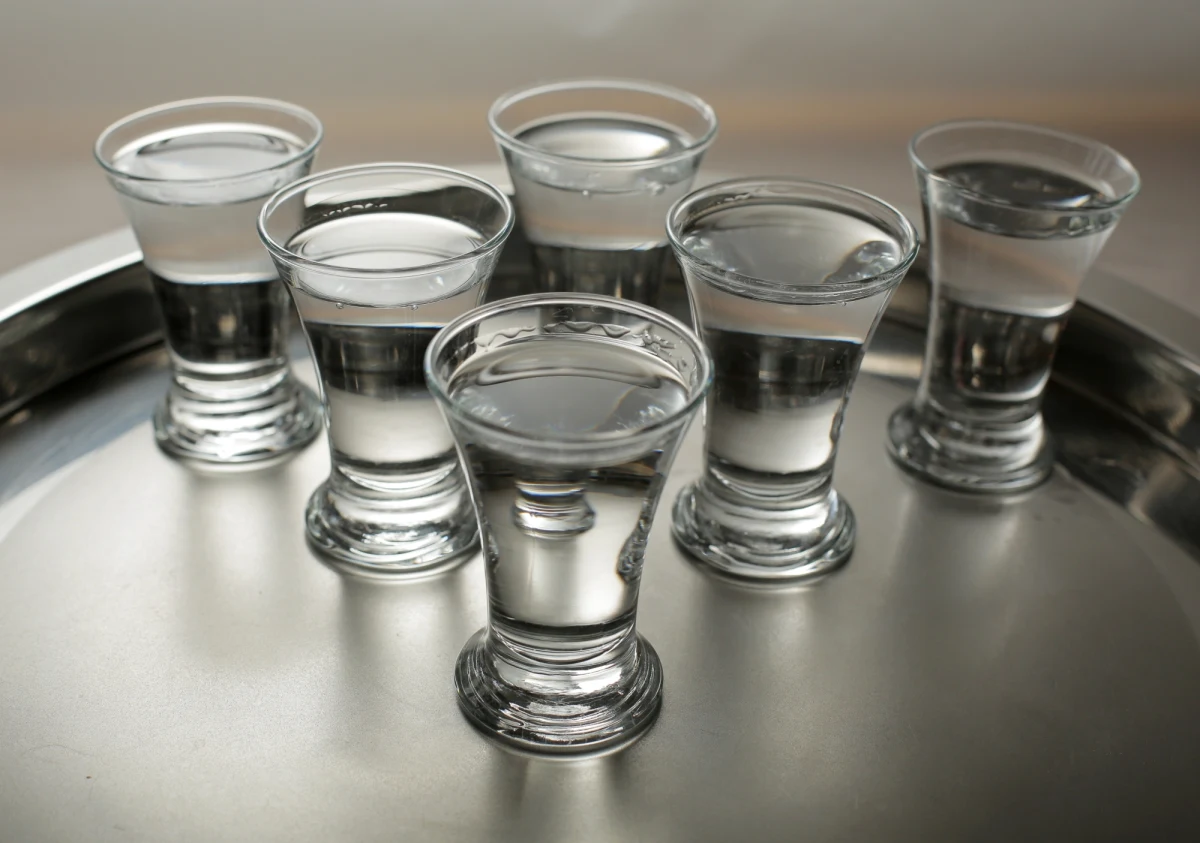 UE i Chiny podpisały umowę o ochronie 100 europejskich oznaczeń geograficznych w Chinach i 100 chińskich oznaczeń geograficznych w Unii. Dzięki dokumentowi coraz trudniej będzie podrabiać i przywłaszczać prawa do produktów i ich nazw. Polskim chronionym oznaczeniem geograficznym będzie polska wódka.