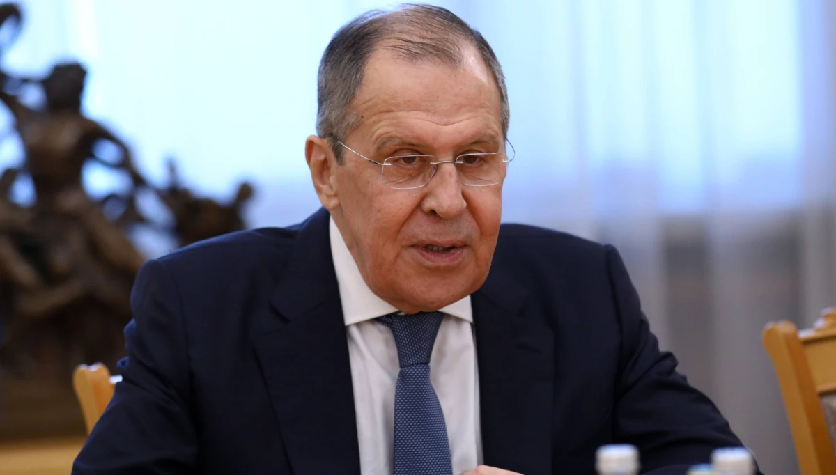 Minister spraw zagranicznych Rosji Siergiej Ławrow powiedział, że gdyby nie było sprawy opozycjonisty Aleksieja Nawalnego, Zachód wymyśliłby inny powód do sankcji wobec Rosji. Ocenił, że Zachód w istocie żąda od jego kraju przyznania się do winy.