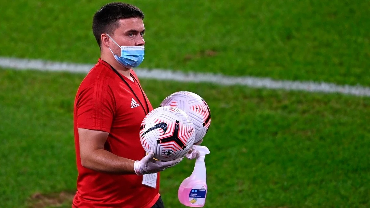 ​Cztery przypadki zakażenia koronawirusem wykryto w angielskiej ekstraklasie piłkarskiej. Testy przeprowadzono w dniach 7-13 września, zbadano wówczas 2131 zawodników oraz członków sztabów klubów.