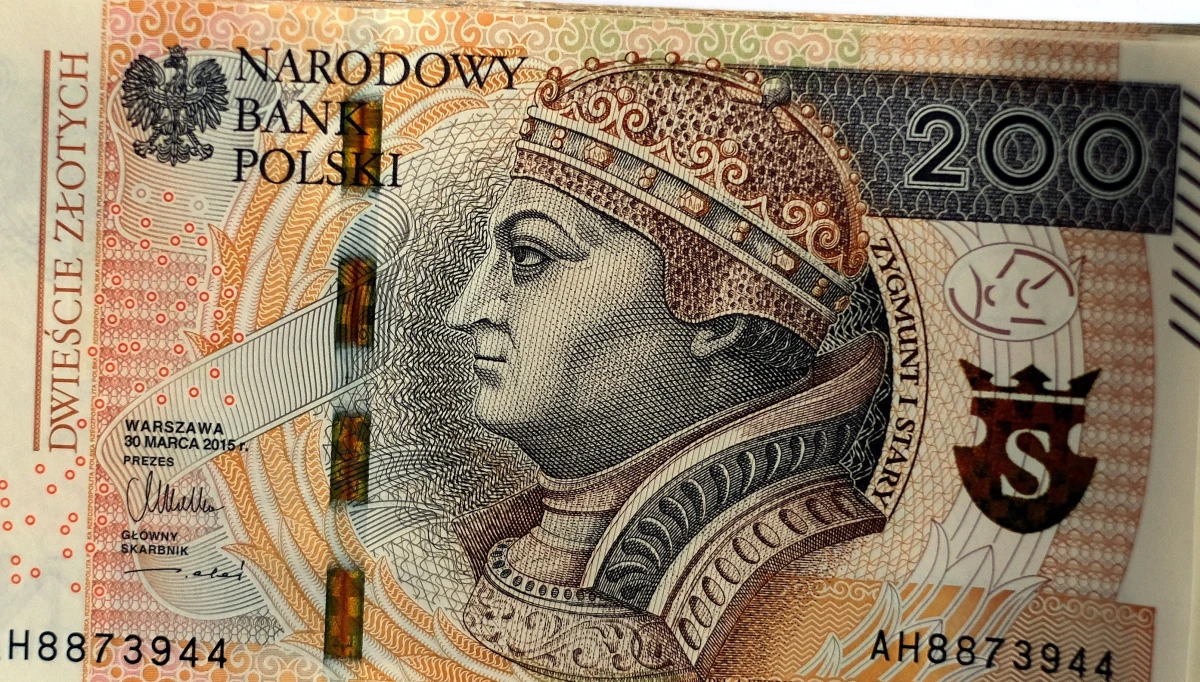 Ożywienie gospodarcze w kolejnych miesiącach powinno być kontynuowane - oceniła Rada Polityki Pieniężnej. Jak dodano, Narodowy Bank Polski będzie nadal skupował gwarantowane przez państwo papiery wartościowe. Stopy procentowe pozostają bez zmian.