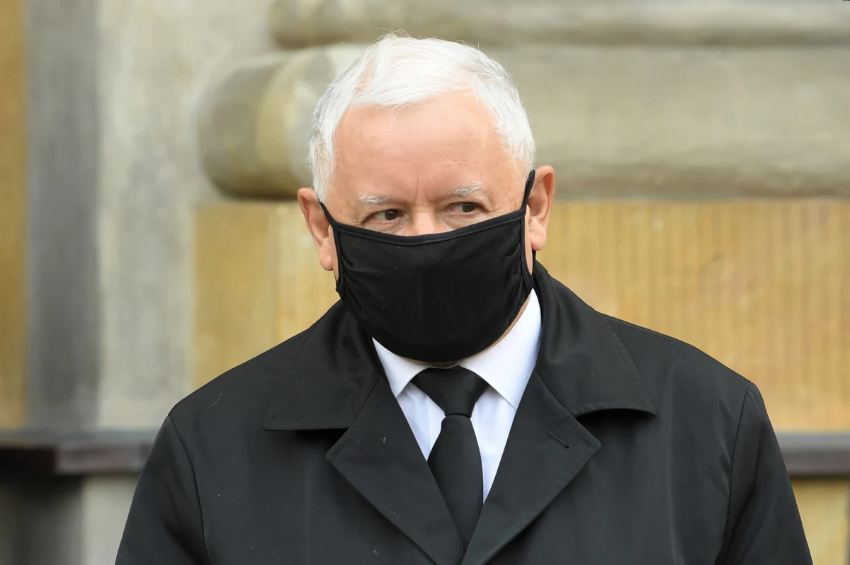 Jarosław Kaczyński jako wicepremier mógłby bezpośrednio nadzorować bezpieczeństwo państwa. To jeden z pomysłów, który według ustaleń środowego Faktu, wysunęli działacze PiS w trakcie koalicyjnych negocjacji.