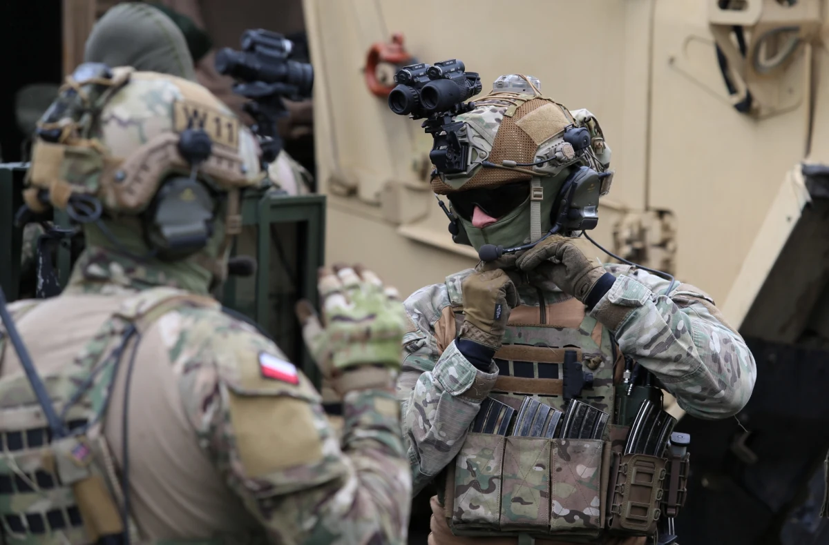 Polscy żołnierze wyjadą w ramach misji NATO do Turcji. Jak poinformował szef Biura Bezpieczeństwa Narodowego, decyzja ma związek z pogarszaniem się sytuacji na granicy syryjsko-tureckiej. Polski kontyngent ma liczyć do 80 żołnierzy i pracowników wojska.