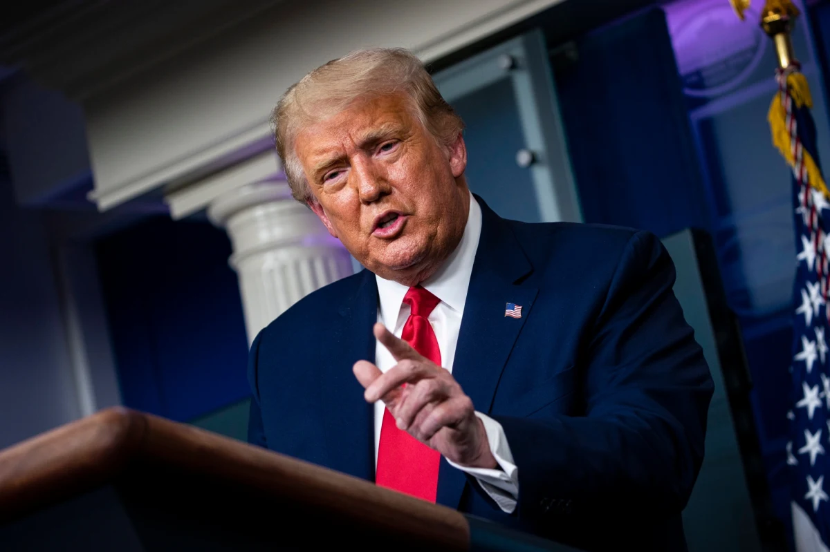 ​Prezydent Donald Trump oświadczył, że przed końcem 2020 roku może być gotowych do rozdysponowania co najmniej 100 milionów dawek szczepionki na koronawirusa. To zapowiedź sprzeczna z wcześniejszymi prognozami dyrektora Centrów Kontroli i Zapobiegania Chorobom w USA.